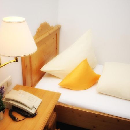 Hotel Trasen Waldkraiburg Bagian luar foto