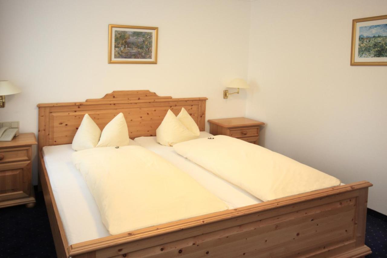 Hotel Trasen Waldkraiburg Bagian luar foto