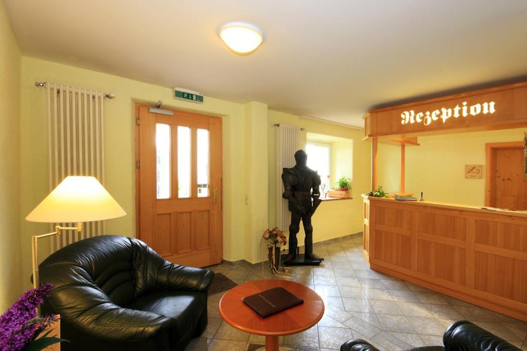 Hotel Trasen Waldkraiburg Bagian luar foto